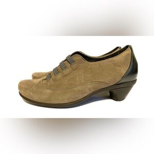 Naot Taupe Brown Suede Women's Size 9 Faux Lace Up Shoes EUR 40